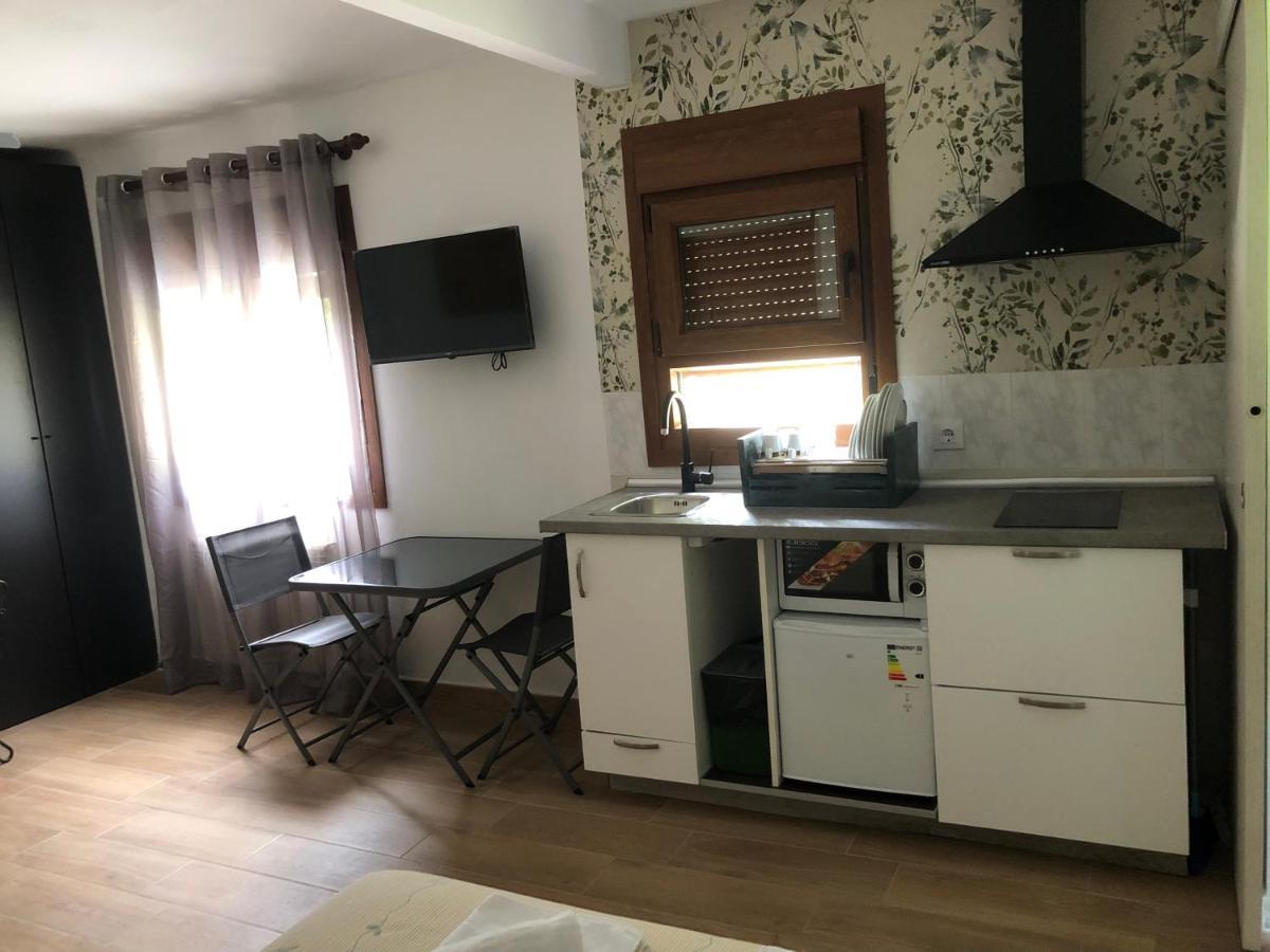 גיסאנדו Hostal-Restaurante Fogon De Gredos מראה חיצוני תמונה
