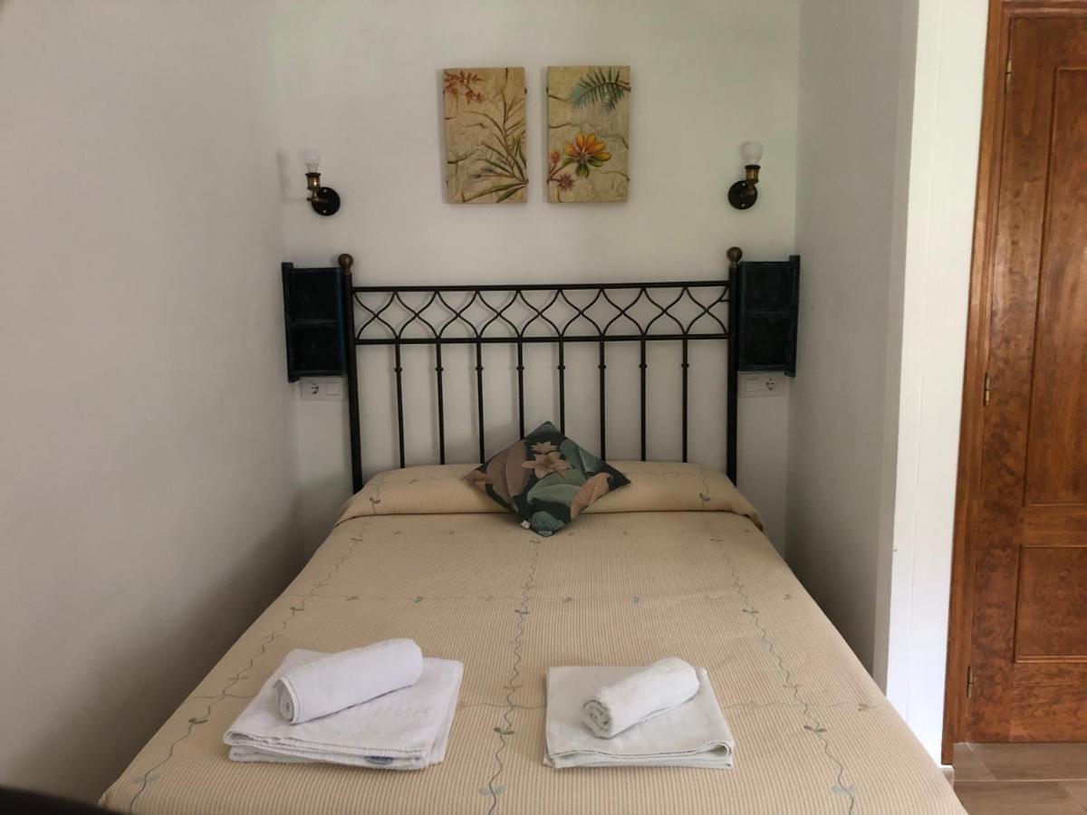 גיסאנדו Hostal-Restaurante Fogon De Gredos מראה חיצוני תמונה