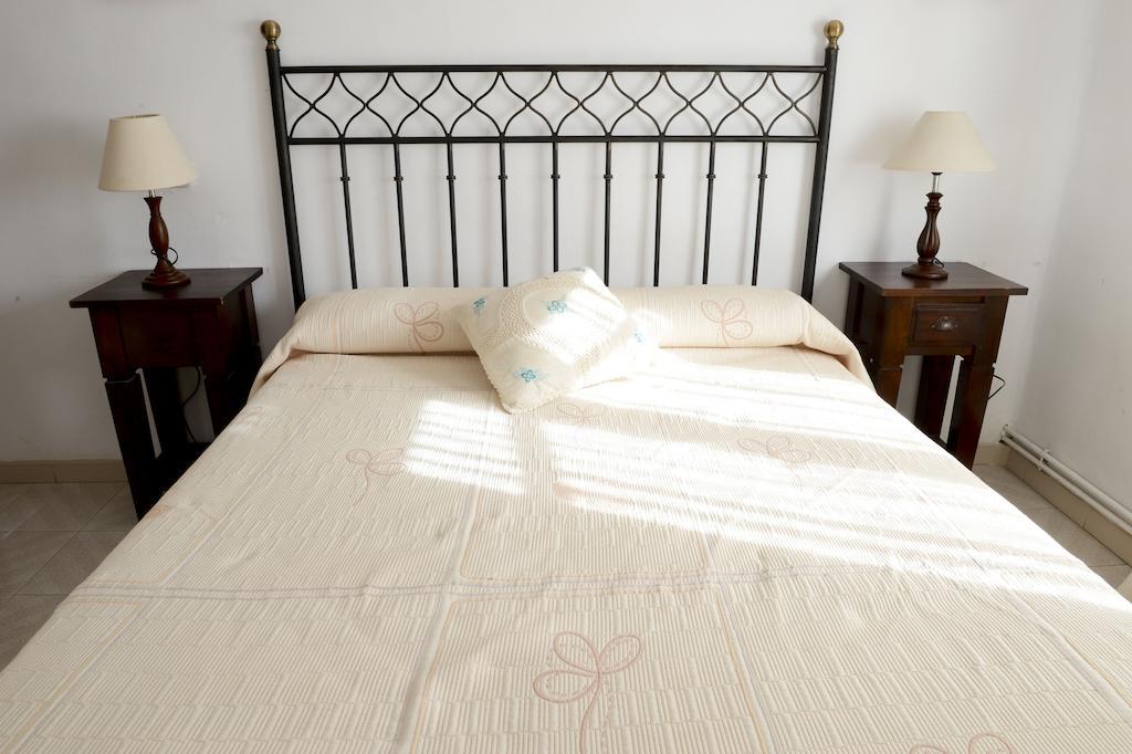 גיסאנדו Hostal-Restaurante Fogon De Gredos חדר תמונה