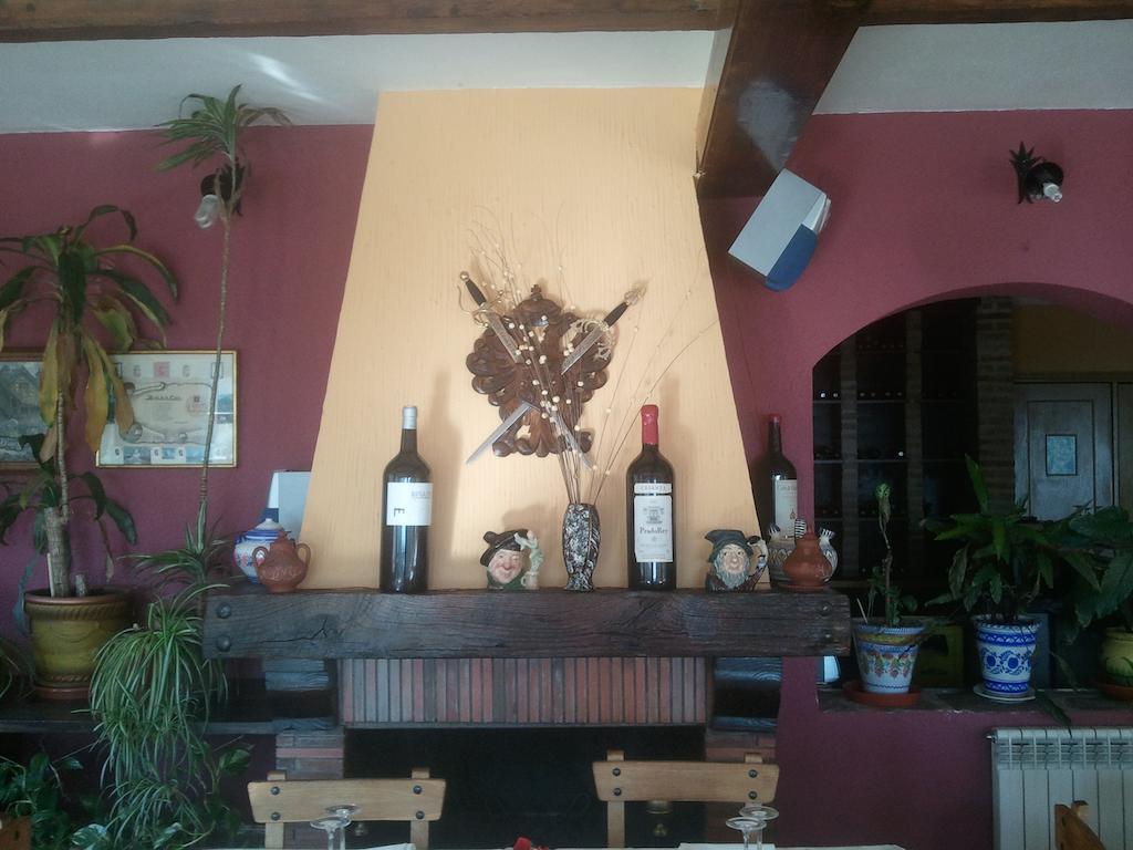 גיסאנדו Hostal-Restaurante Fogon De Gredos מראה חיצוני תמונה