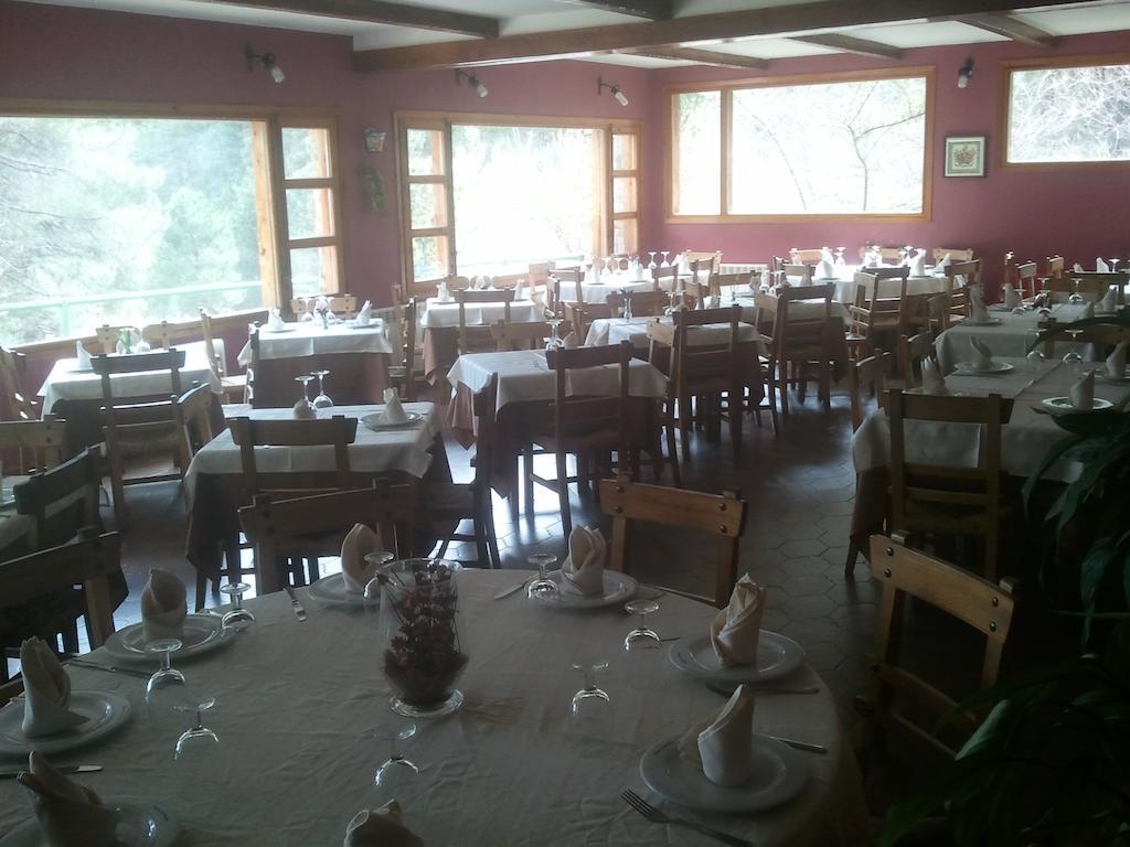 גיסאנדו Hostal-Restaurante Fogon De Gredos מראה חיצוני תמונה