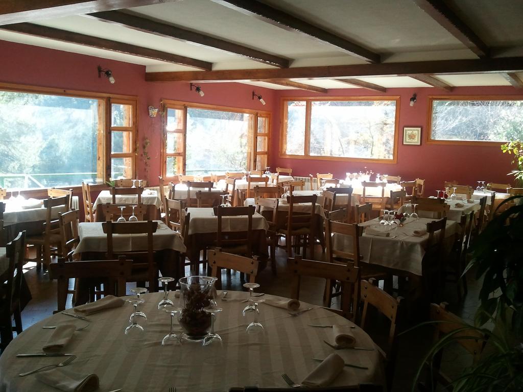 גיסאנדו Hostal-Restaurante Fogon De Gredos מראה חיצוני תמונה