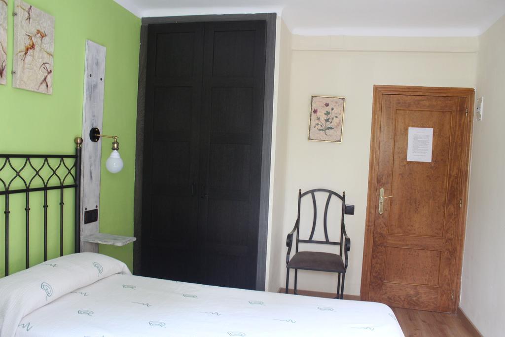 גיסאנדו Hostal-Restaurante Fogon De Gredos מראה חיצוני תמונה