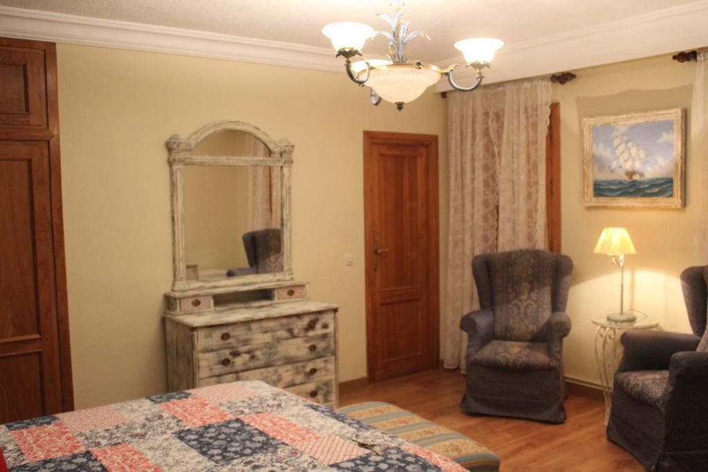 גיסאנדו Hostal-Restaurante Fogon De Gredos מראה חיצוני תמונה