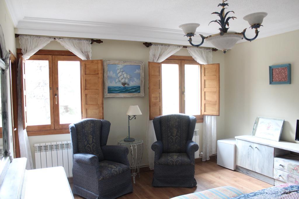 גיסאנדו Hostal-Restaurante Fogon De Gredos מראה חיצוני תמונה