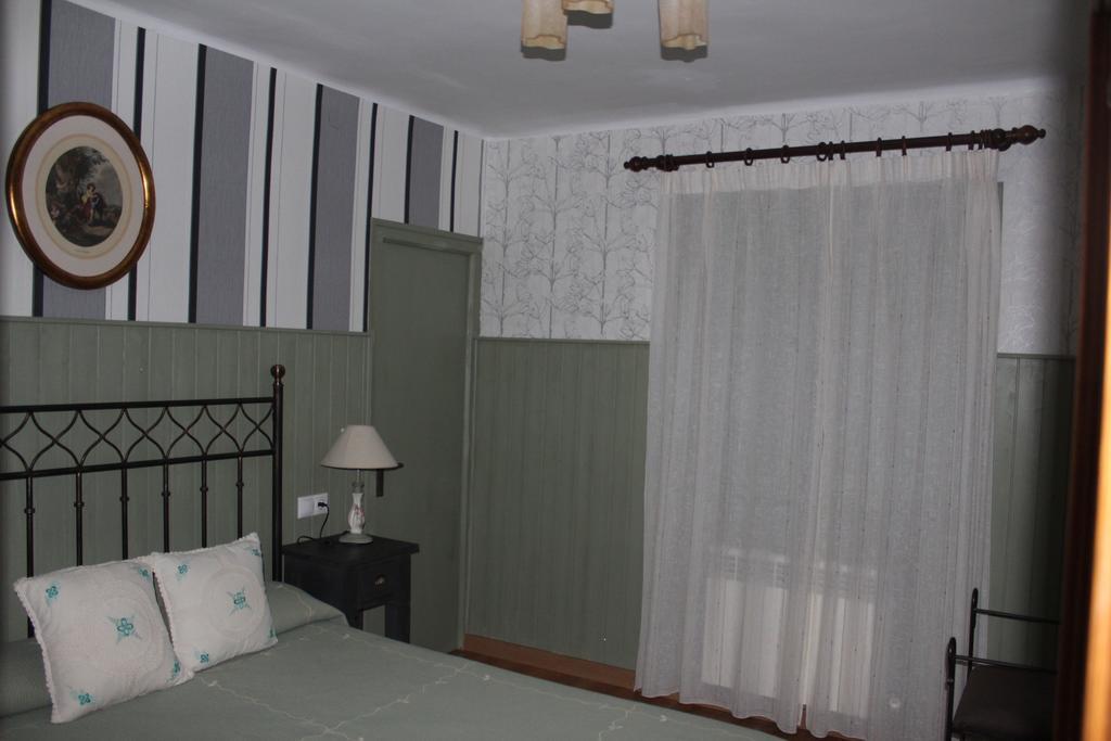 גיסאנדו Hostal-Restaurante Fogon De Gredos מראה חיצוני תמונה