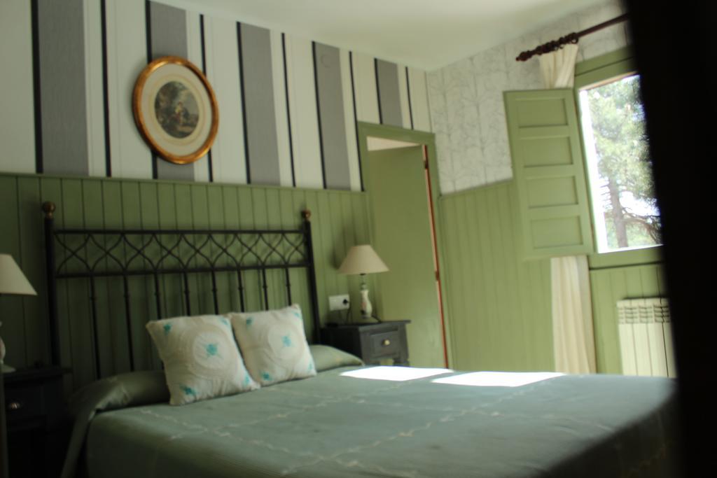 גיסאנדו Hostal-Restaurante Fogon De Gredos מראה חיצוני תמונה