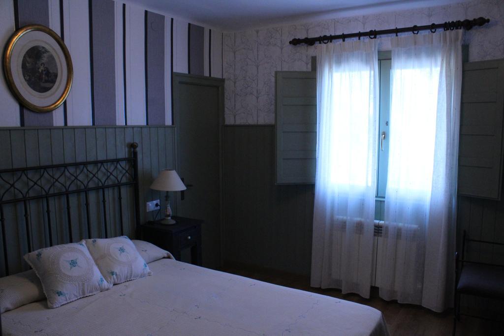 גיסאנדו Hostal-Restaurante Fogon De Gredos מראה חיצוני תמונה